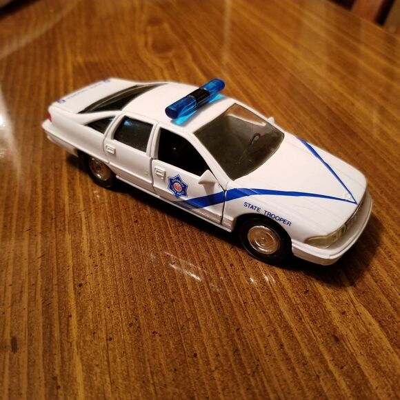 Arkansas State Police Road Champs die cast police car 1:43 scale - Picture 8 of 12